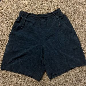 Men’s pacebreaker lulu shorts